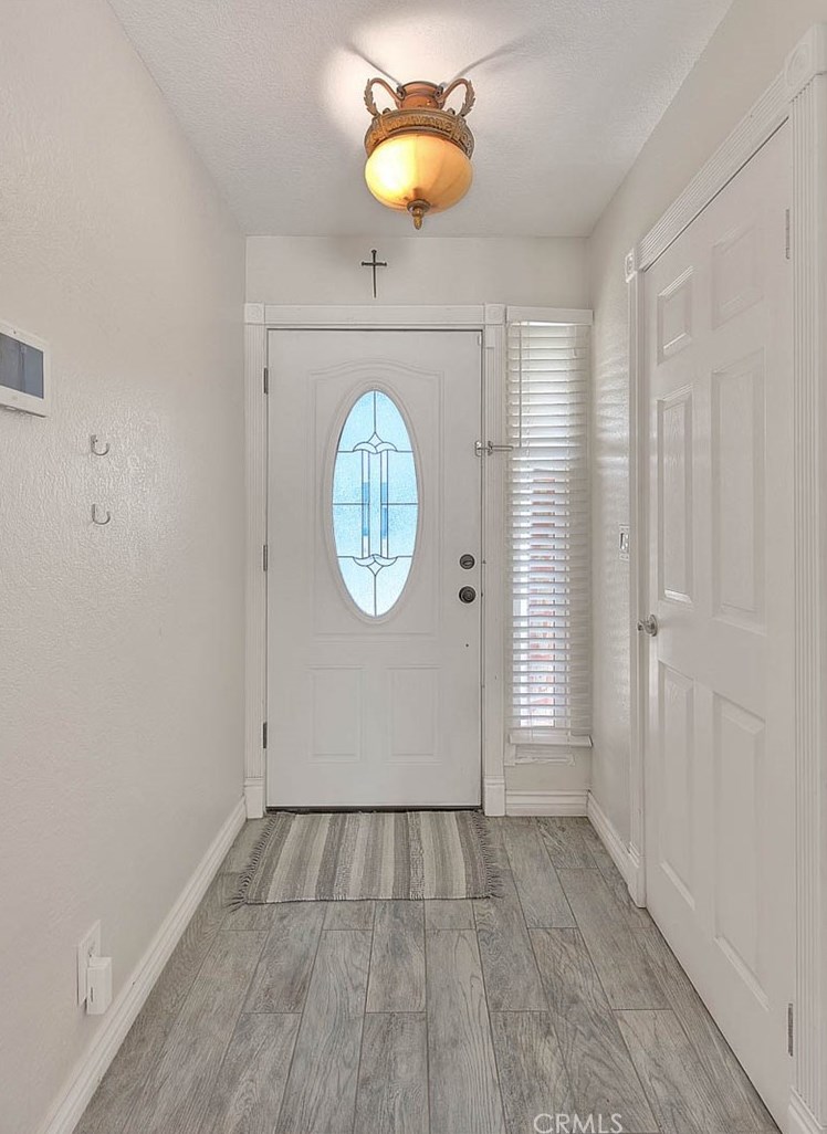 8337 Pristine Pl, Riverside CA  92509-7145 exterior