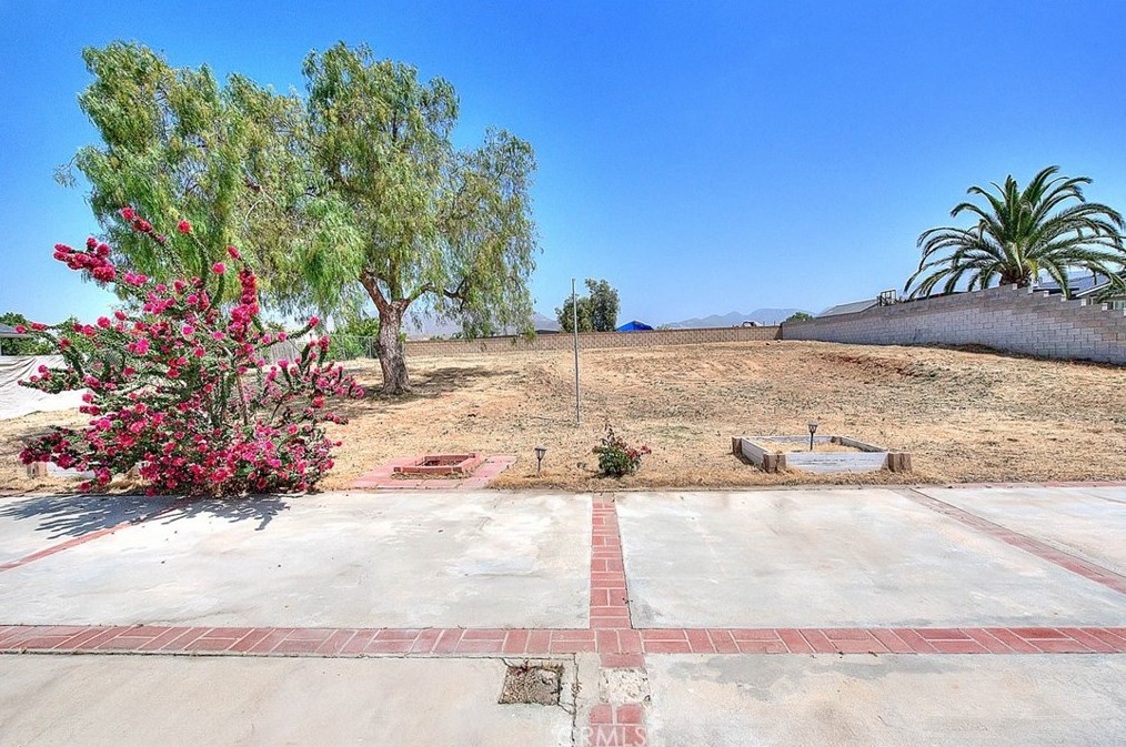 8337 Pristine Pl, Riverside CA  92509-7145 exterior