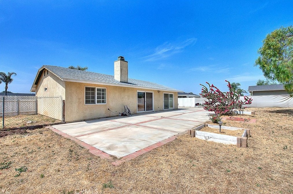 8337 Pristine Pl, Riverside CA  92509-7145 exterior