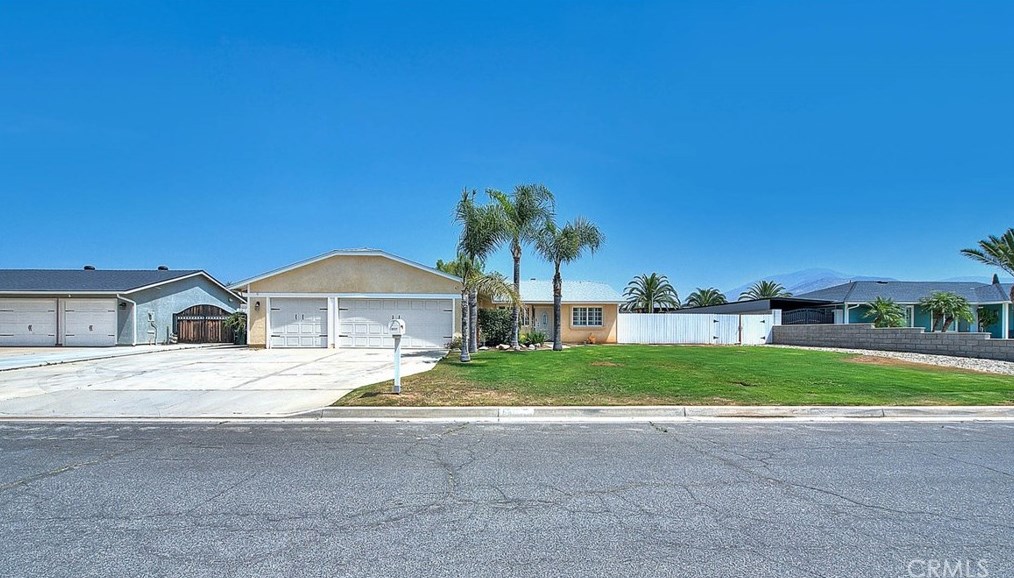 8337 Pristine Pl, Riverside, CA 92509-7145
