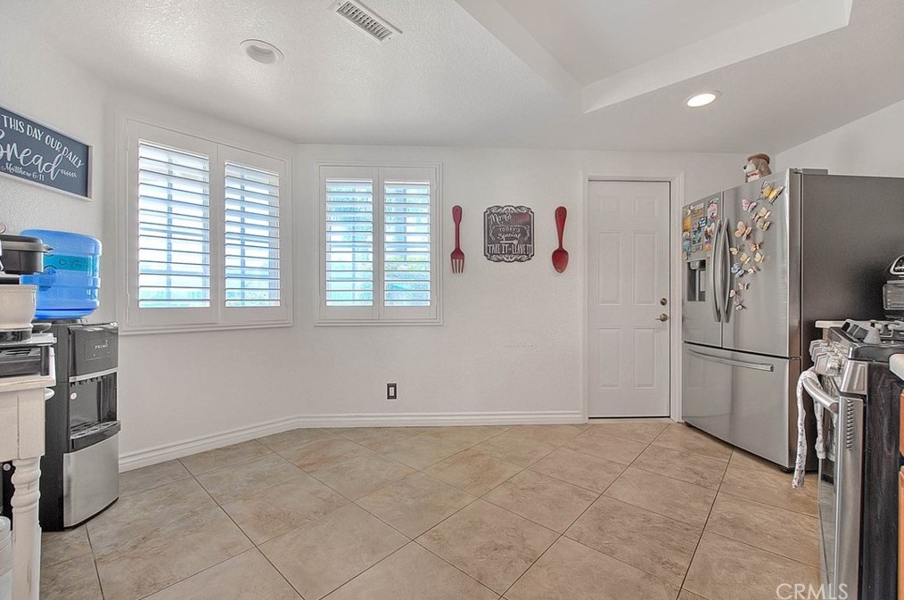 8337 Pristine Pl, Riverside CA  92509-7145 exterior
