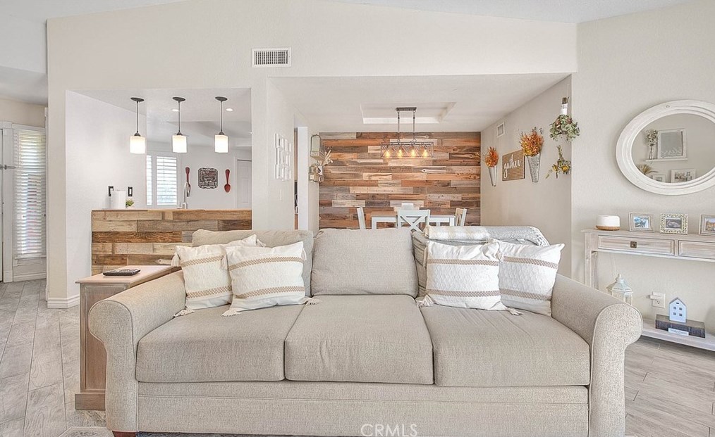 8337 Pristine Pl, Riverside CA  92509-7145 exterior