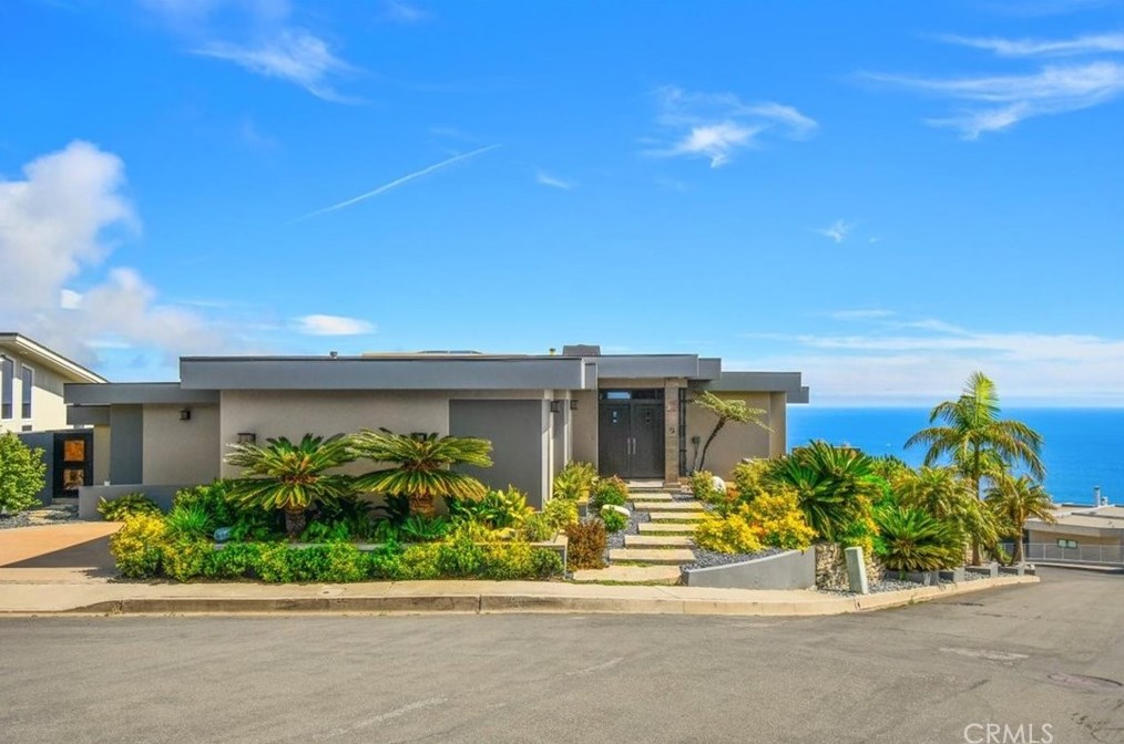 1401 Coral Dr, Laguna Beach, CA 92651-1910