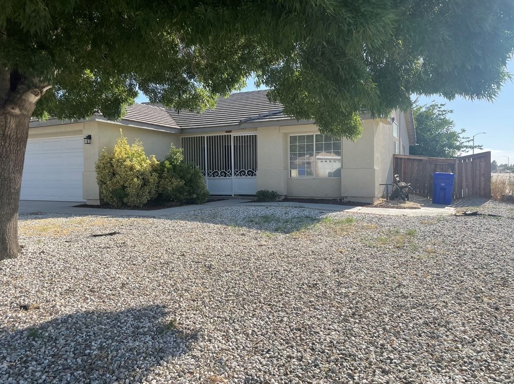 14488 Clemson Ct, El Mirage, CA 92301