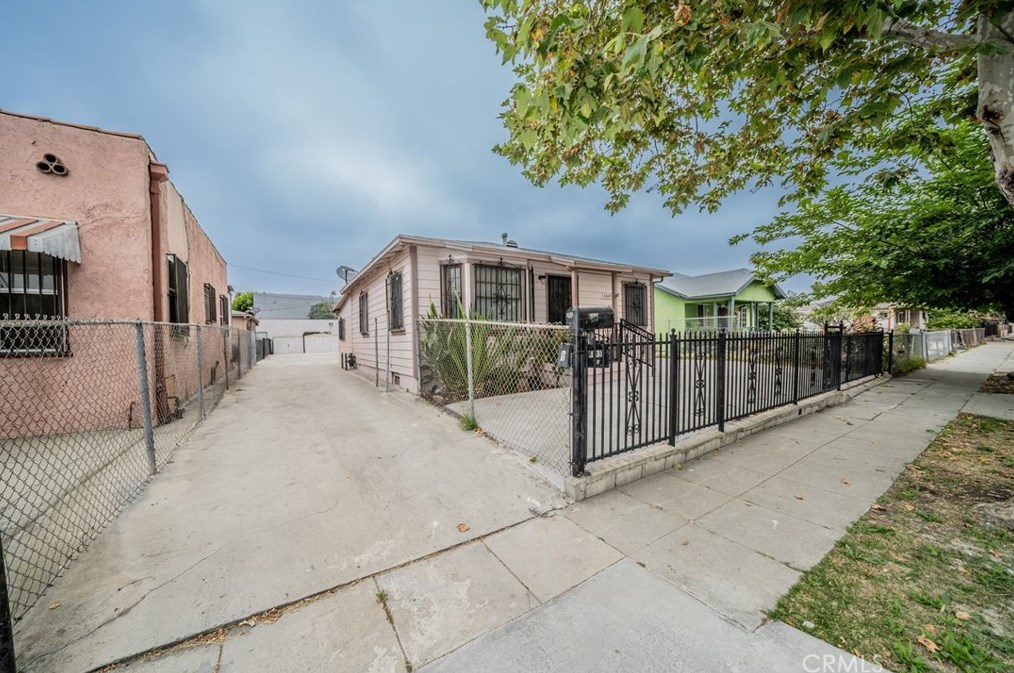 4849 Axtell St, Los Angeles, CA 90032-2236