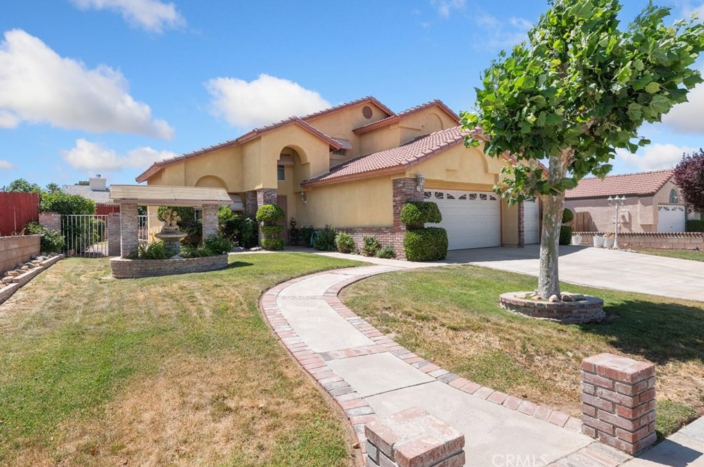 13186 Princeton Dr, Victorville, CA 92392-7254