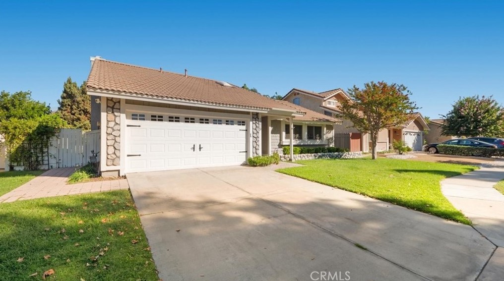 1210 Country Pl, Redlands, CA 92374-3958
