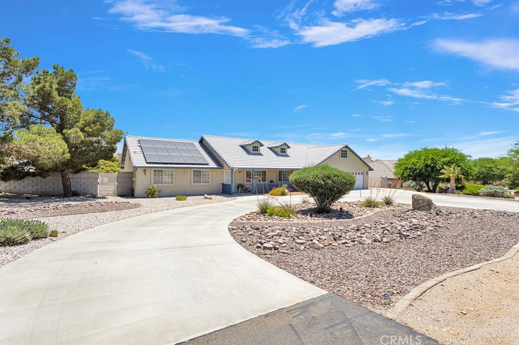 16565 Nosoni Rd, Apple Valley, CA 92307