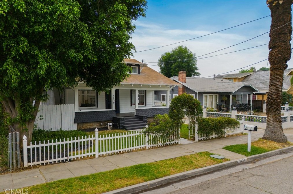 3830 Mckenzie St, Riverside CA  92503-3752 exterior
