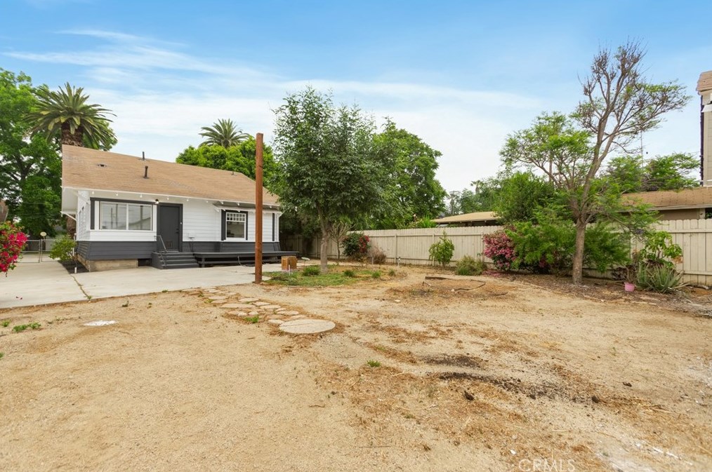 3830 Mckenzie St, Riverside CA  92503-3752 exterior