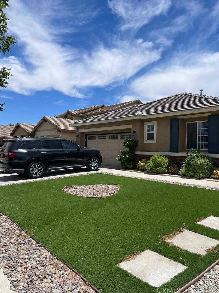 13849 Jackson St, Hesperia, CA 92344