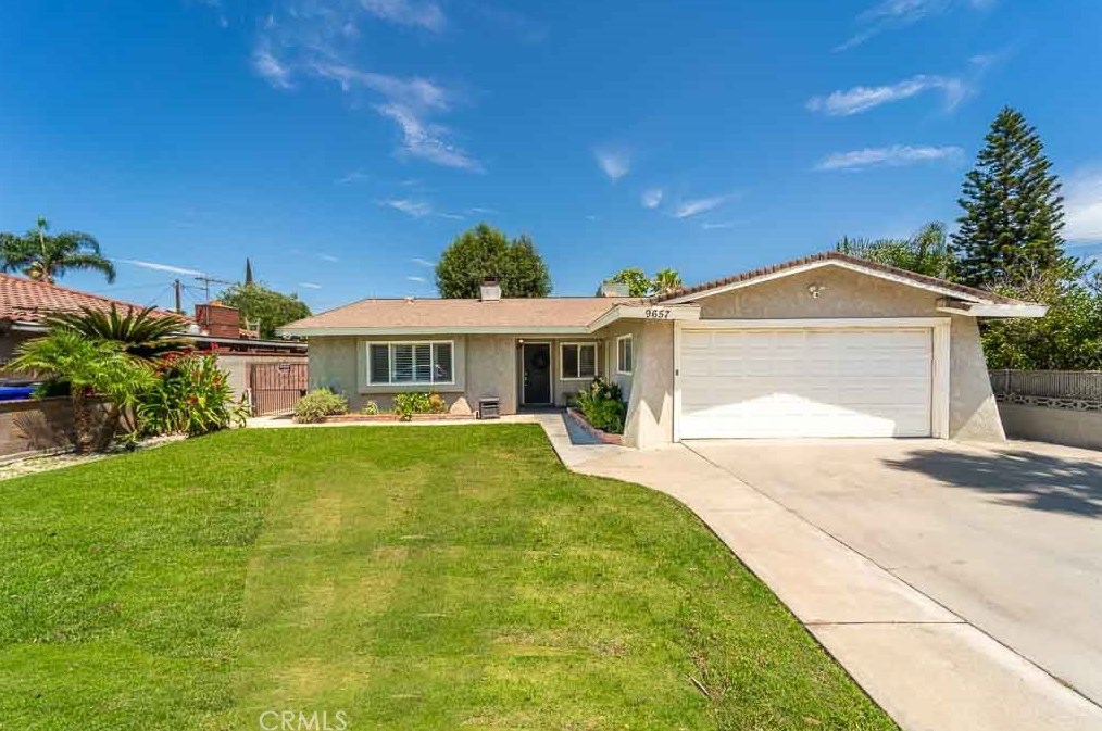 9657 Boxwood Ave, Fontana, CA 92335