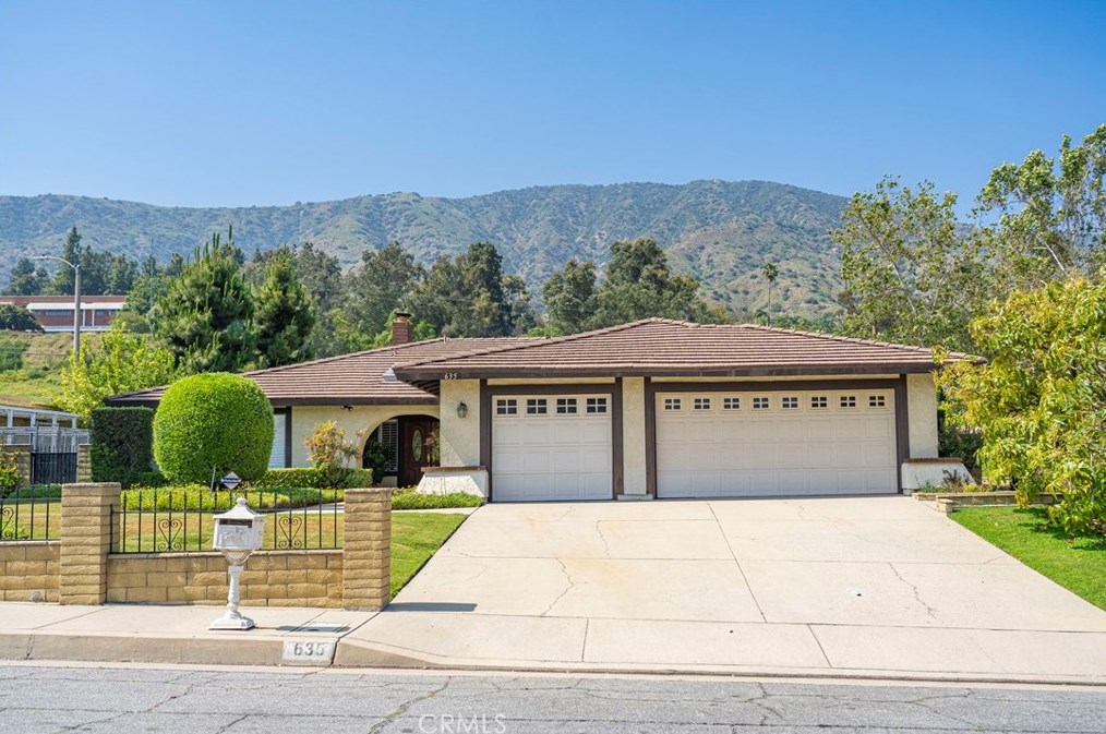 635 W La Crosse St, Glendora, CA 91741