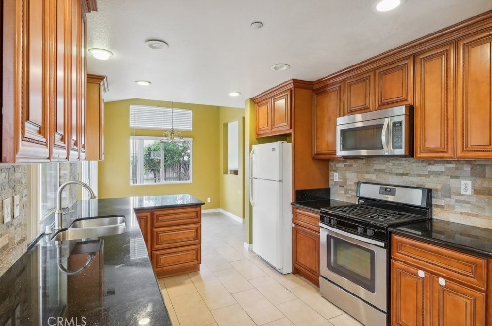 7603 Canberra Way, Riverside CA  92508-6048 exterior