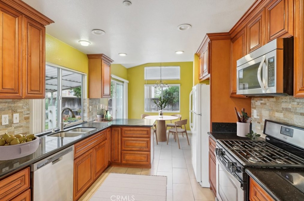 7603 Canberra Way, Riverside CA  92508-6048 exterior