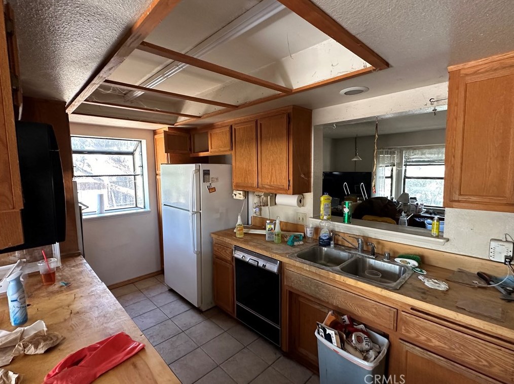 8878 Sabina Ave, Hesperia, CA 92345-6646