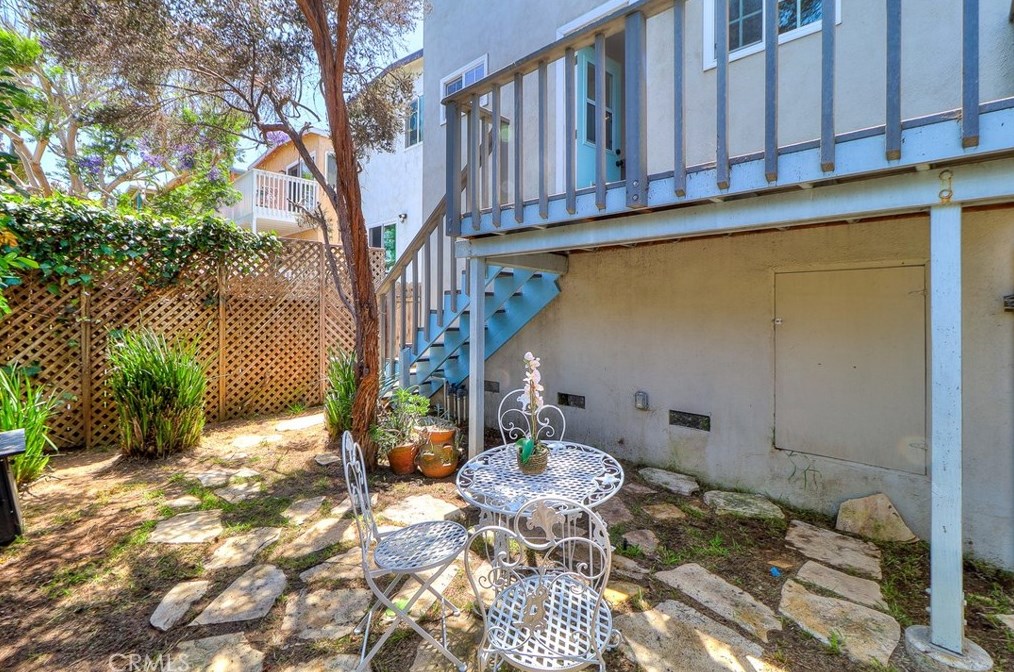 1710 Wollacott St, Redondo Beach CA  90278-2836 exterior