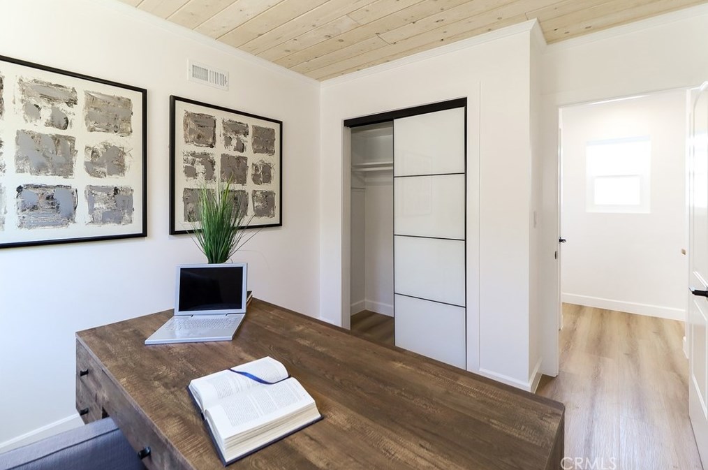 1710 Wollacott St, Redondo Beach CA  90278-2836 exterior