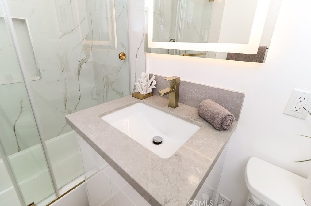 1710 Wollacott St, Redondo Beach CA  90278-2836 exterior