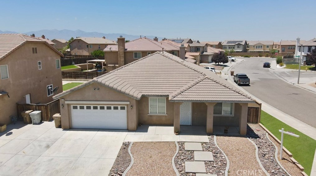 8746 San Jacinto Ave, Hesperia, CA 92344