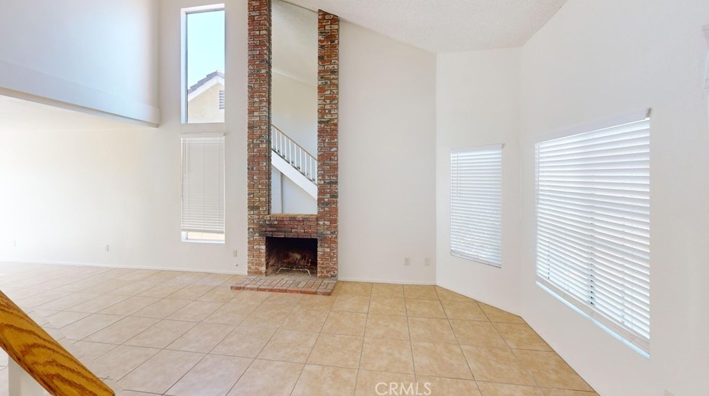 11321 Oakwood Dr, Fontana, CA 92337
