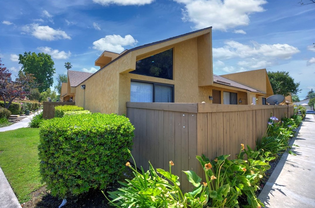 435 W 9th St #b4, Upland, CA 91786