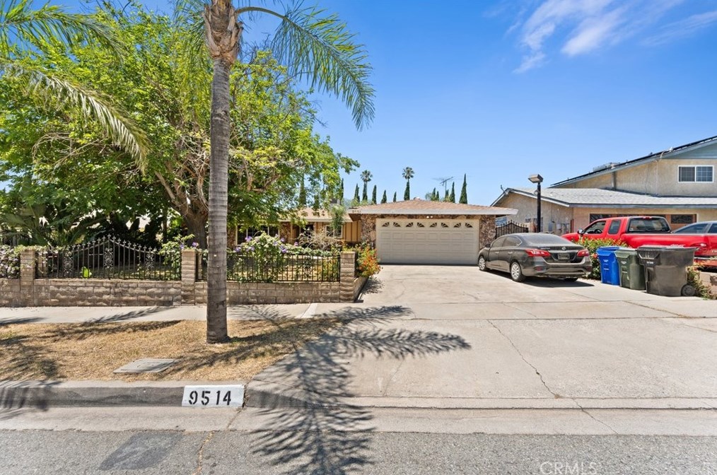 9514 Tangelo Ave, Fontana, CA 92335