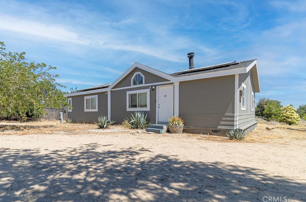 5874 Nielson Rd, Phelan, CA 92371