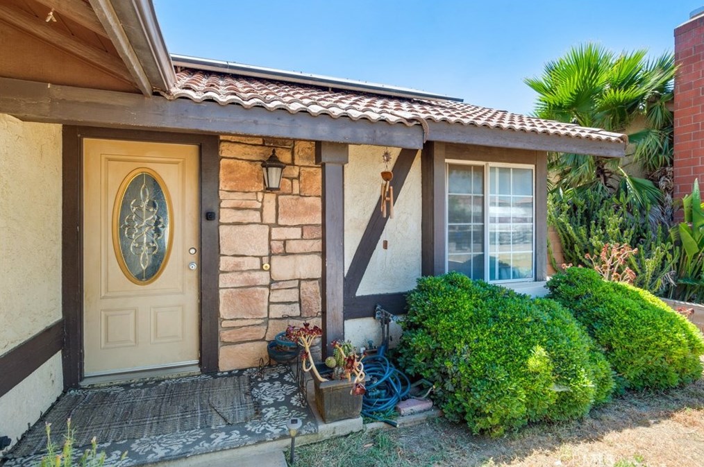 7405 Ferndale Ave, Fontana, CA 92336