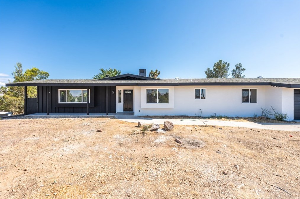 17907 Sycamore St, Hesperia, CA 92345