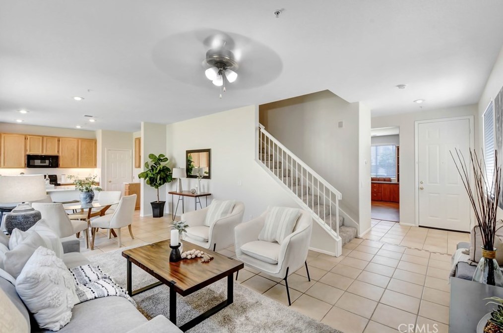 5818 Birkdale Ln, Fontana, CA 92336