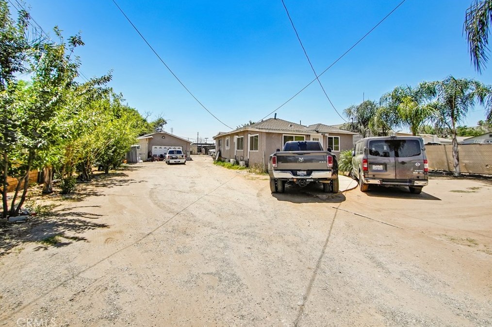 6852 37th St, Jurupa Valley, CA 92509