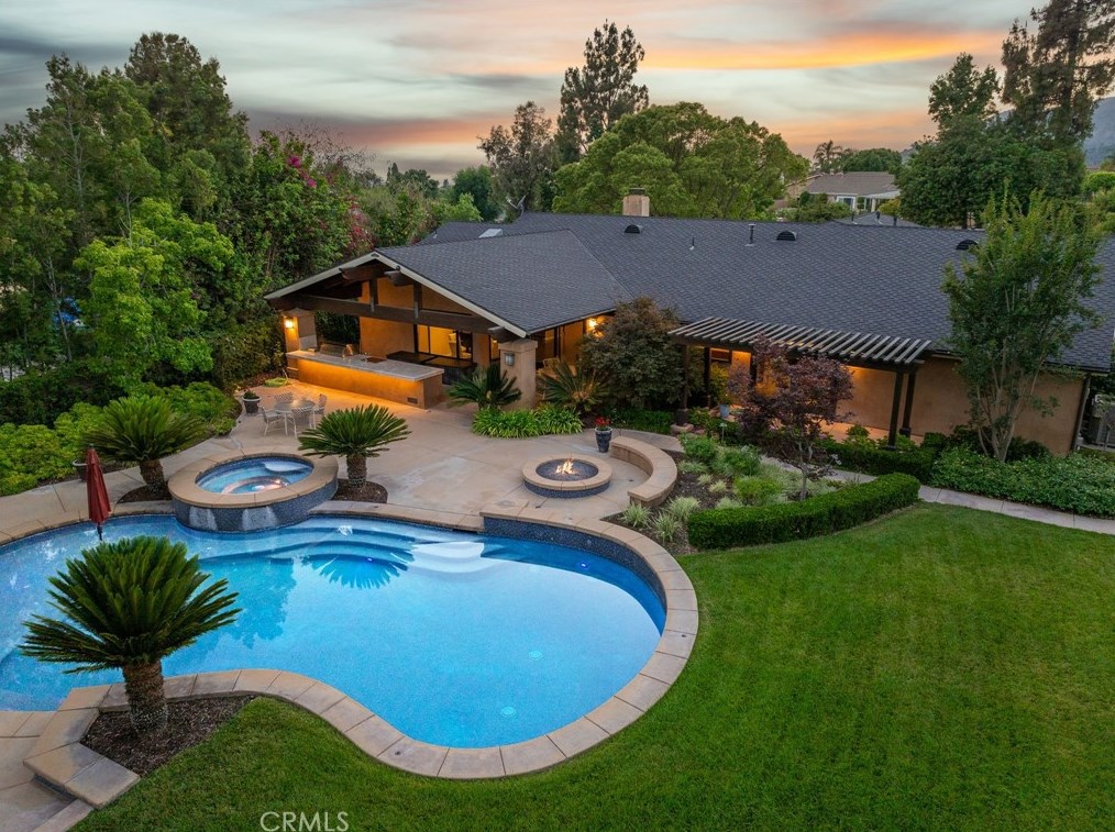 910 Glendora Mountain Rd, Glendora, CA 91741