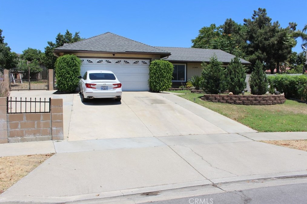 17240 Elaine Ave, Fontana, CA 92336