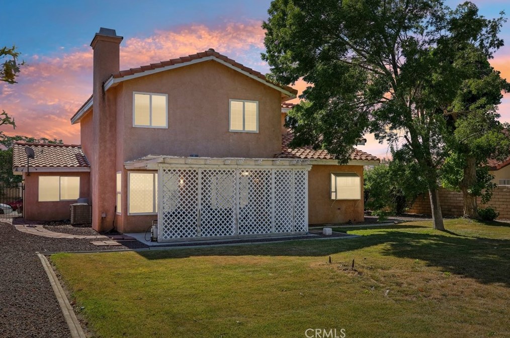 3233 Sabre St, Tropico Village, CA 93560
