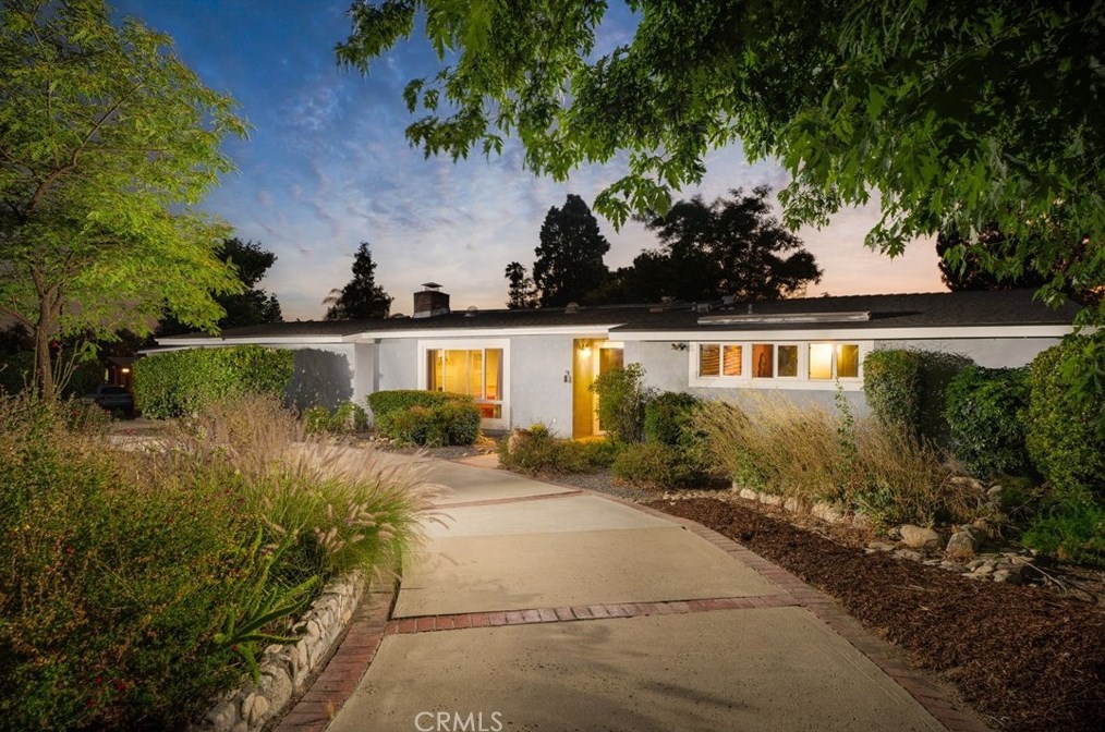 2945 N Rockmont Ave, Claremont, CA 91711