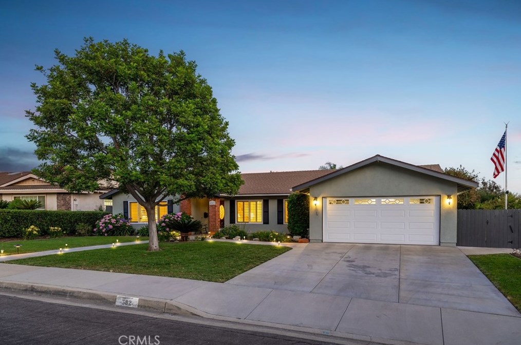 582 Mt Carmel Dr, Claremont, CA 91711