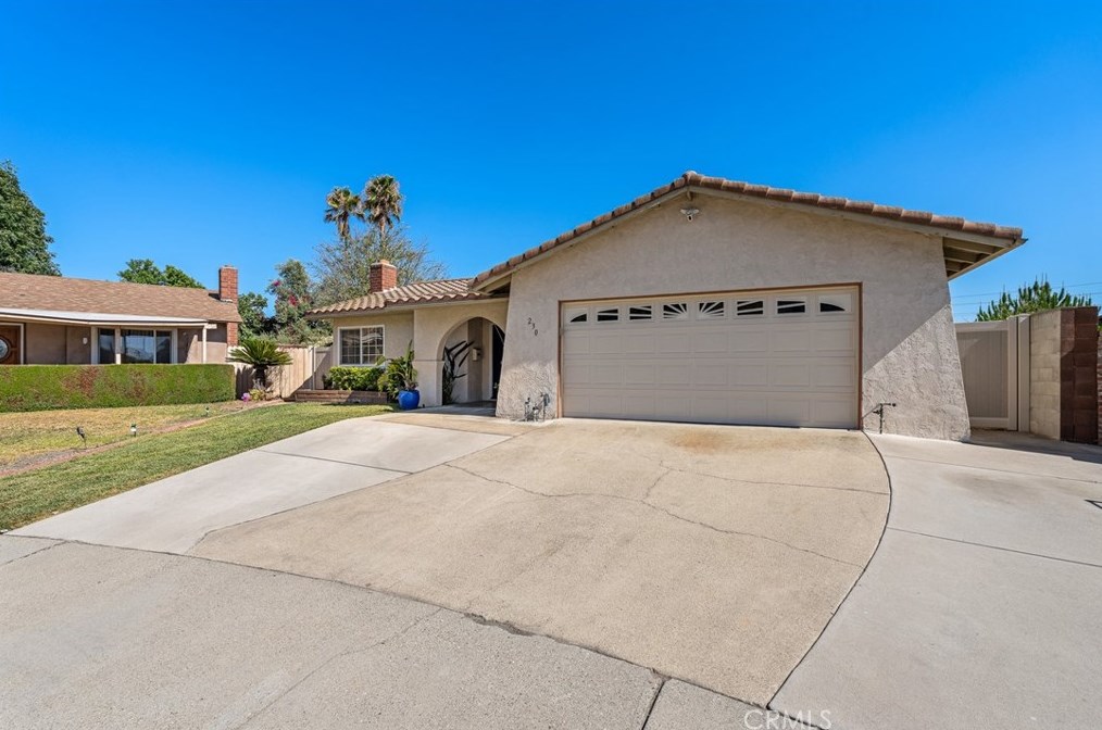 230 Temmera Ln, Glendora, CA 91740