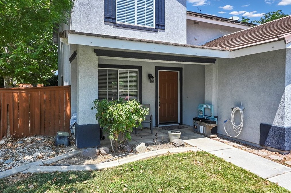 44437 Ravencrest Ln, Lancaster, CA 93536