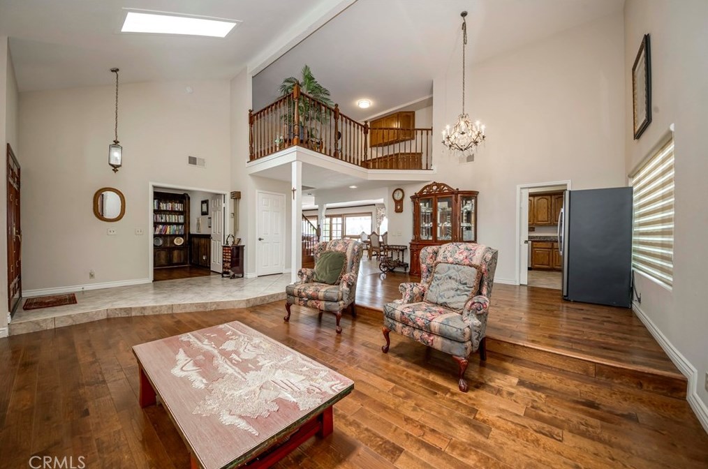 7005 Country Clb Ln, Anaheim CA  92807-4436 exterior