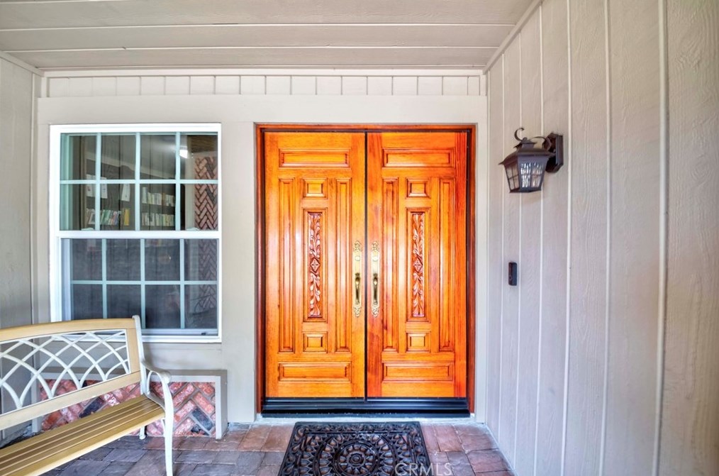7005 Country Clb Ln, Anaheim CA  92807-4436 exterior