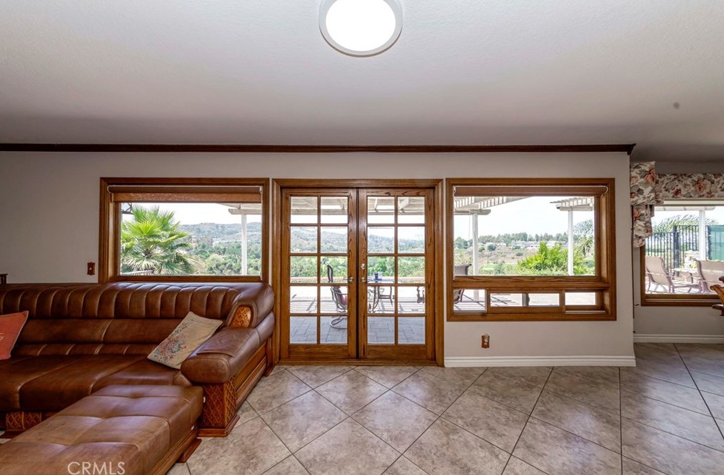 7005 Country Clb Ln, Anaheim CA  92807-4436 exterior