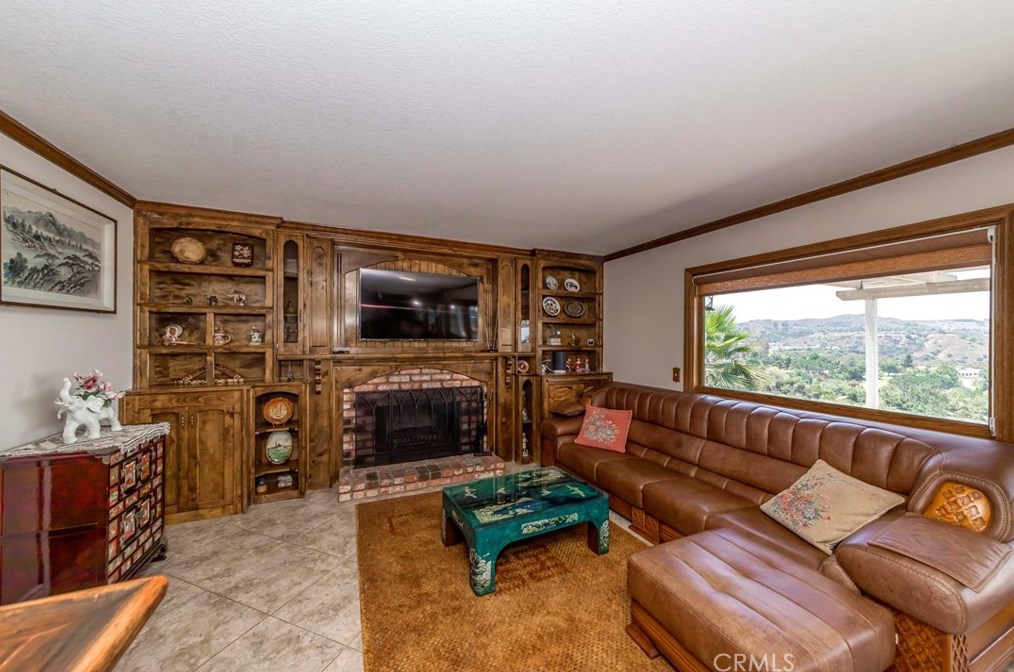 7005 Country Clb Ln, Anaheim CA  92807-4436 exterior