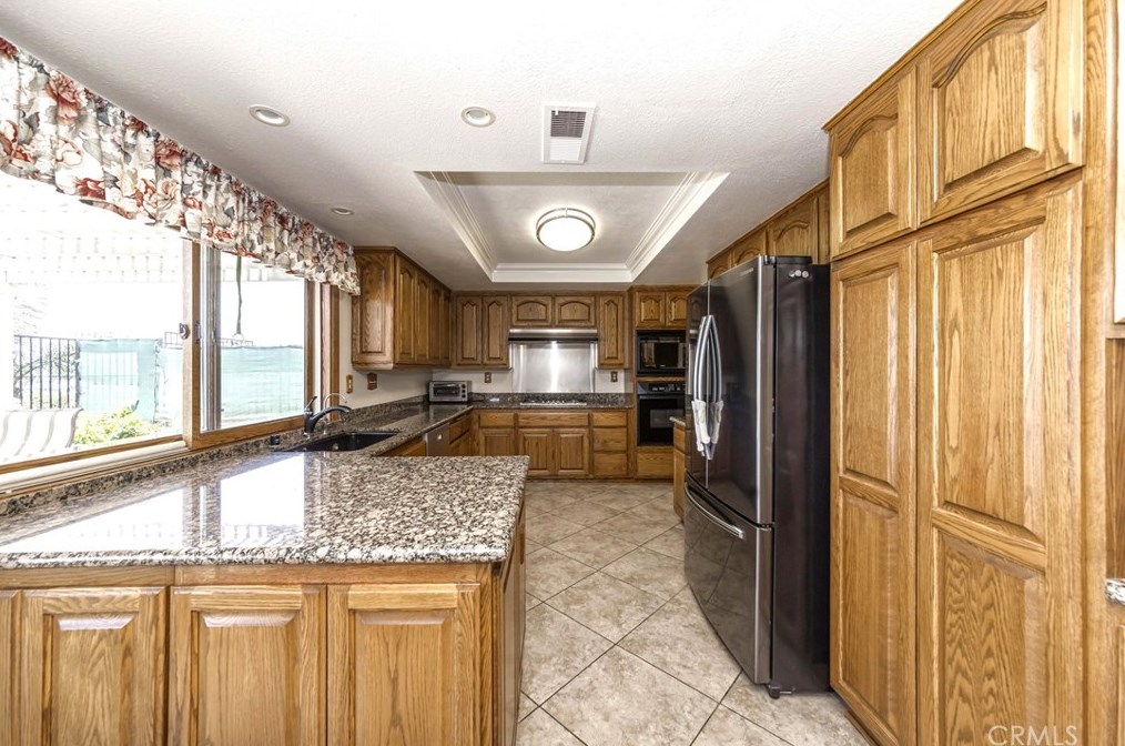 7005 Country Clb Ln, Anaheim CA  92807-4436 exterior