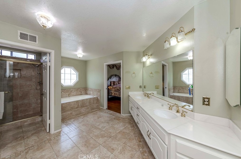 7005 Country Clb Ln, Anaheim CA  92807-4436 exterior