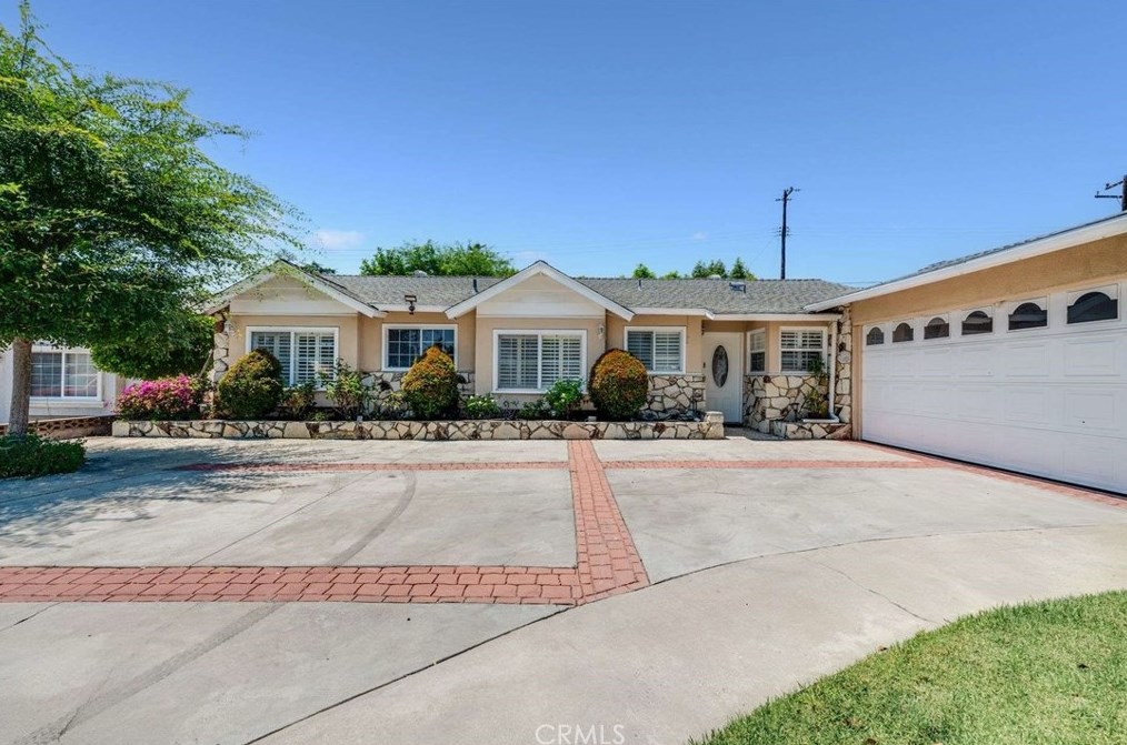 1271 Clinton Ct, Upland, CA 91786
