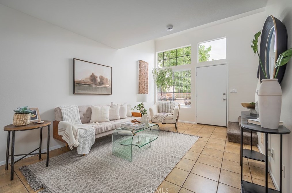 170 N Sierra Bonita Ave #3, Pasadena, CA 91106