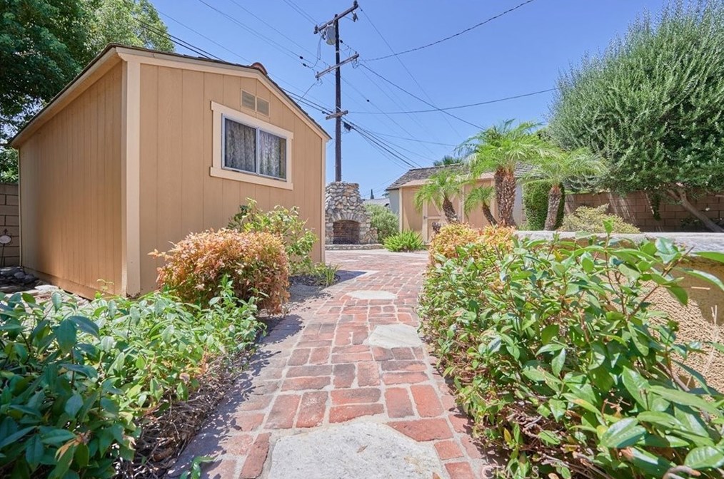 214 4th St, Ontario CA  91764-2708 exterior