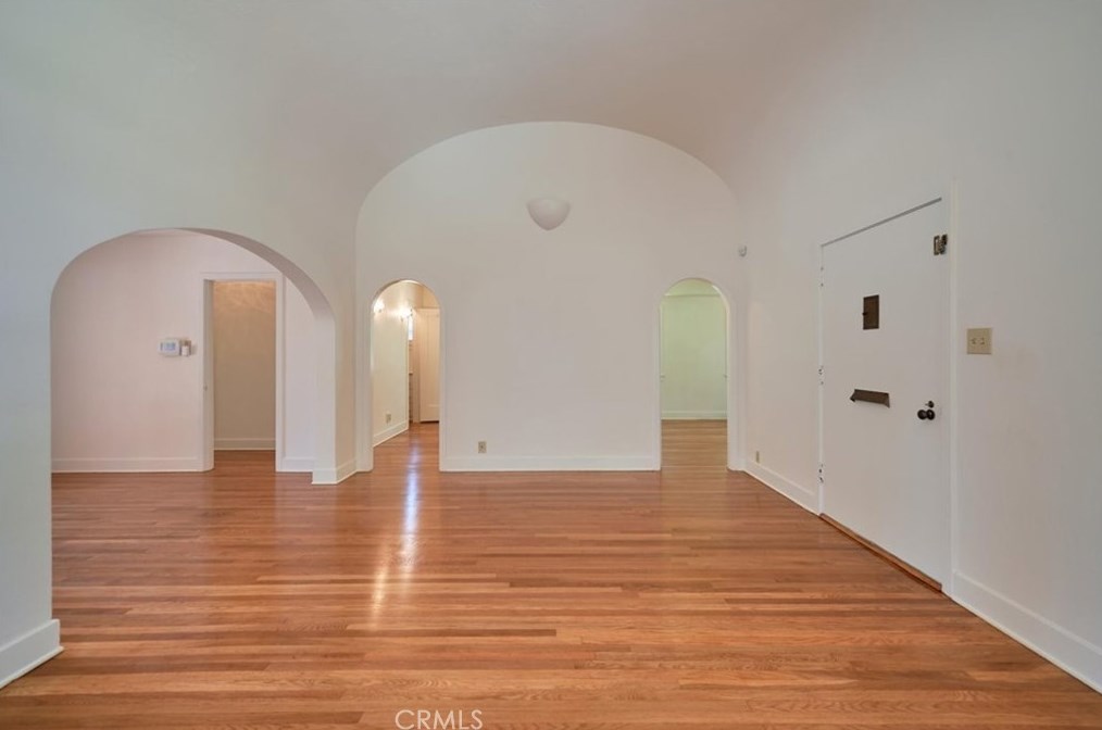 214 4th St, Ontario CA  91764-2708 exterior