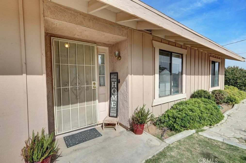 11454 10th Ave, Hesperia, CA 92345